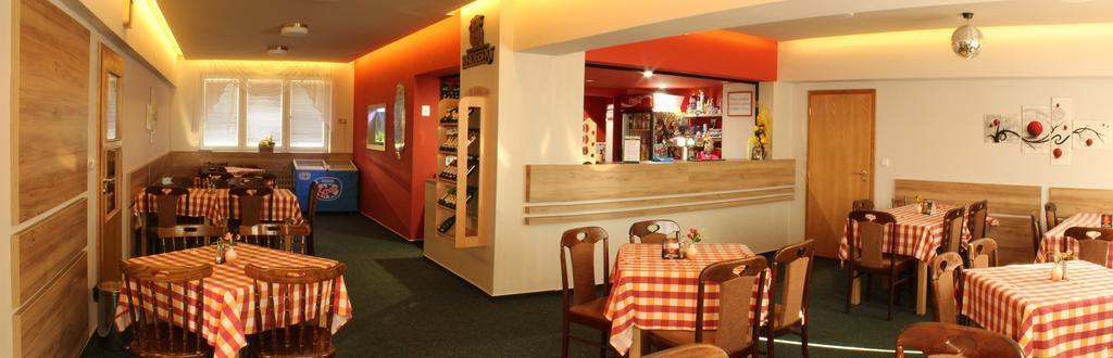 Hotel U Prehrady Morávka Esterno foto